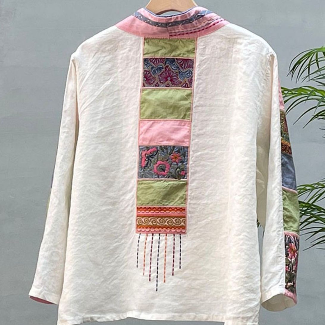 เสื้อลินินปักคอวีแขนยาวชาติพันธุ์วินเทจ